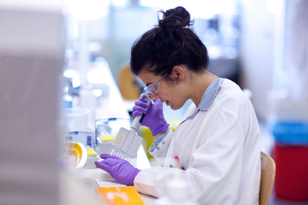 mm140007-scientistjanssen.jpg